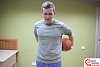 Наибольшее количество обращений баскетбольного мяча вокруг талии за 30 секунд